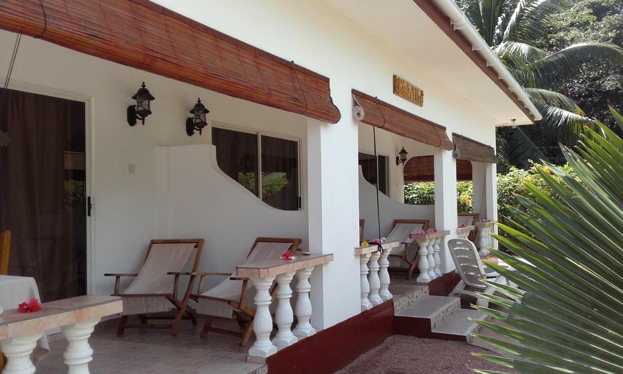 Pension Hibiscus Диг Екстериор снимка